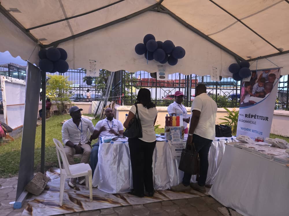 Reception des visiteurs de la foire sur notre stand.jpg