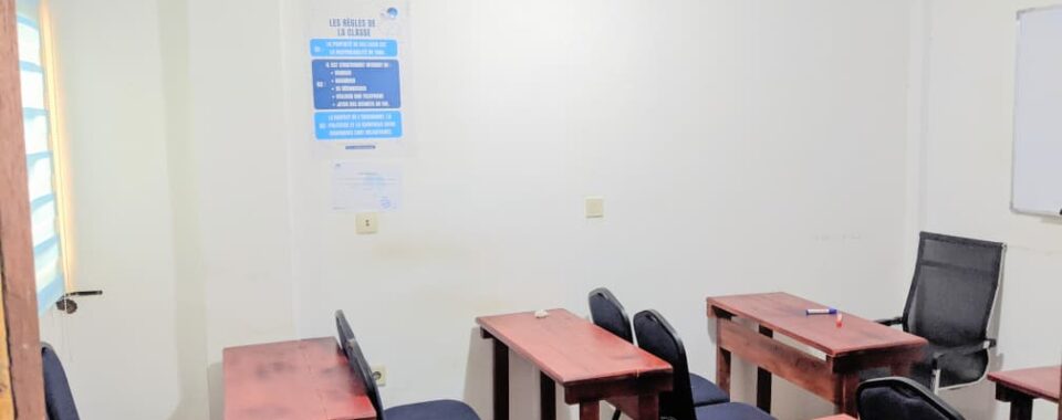 Salle de Cours de Langue Brampton de Study GROUP sis Logpom Andem Douala