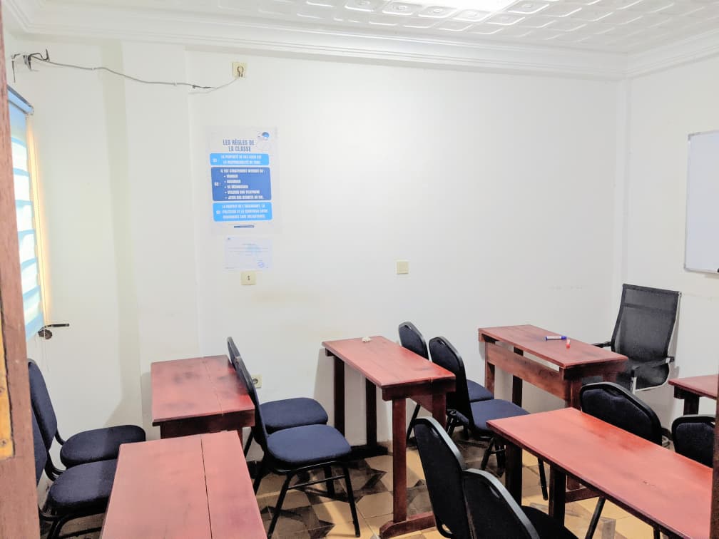 Salle de Cours de Langue Brampton de Study GROUP sis Logpom Andem Douala
